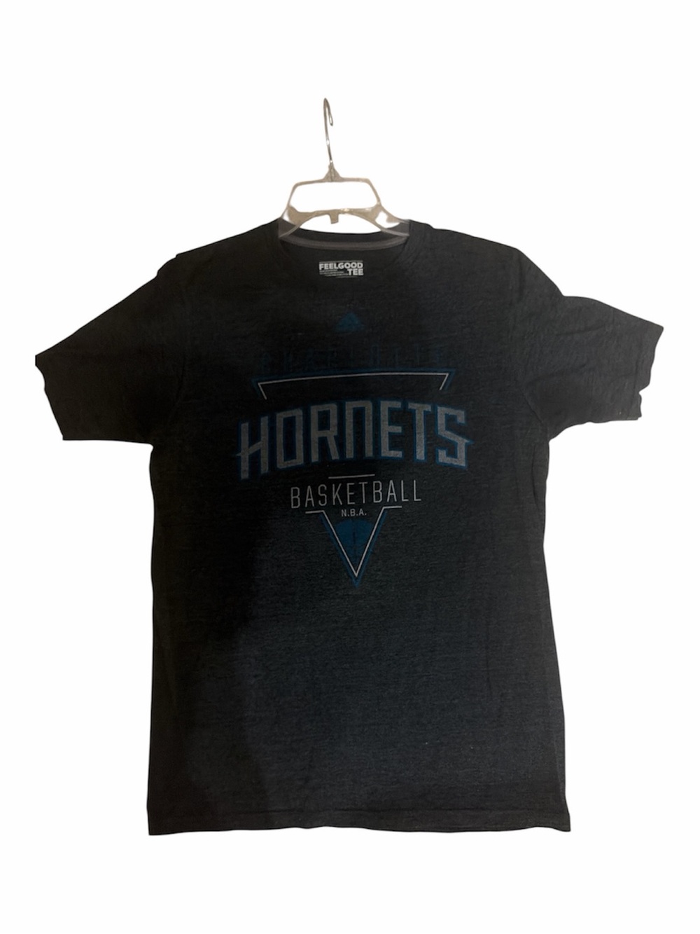 Adidas dark gray Hornets Basketball Graphic Tee size M